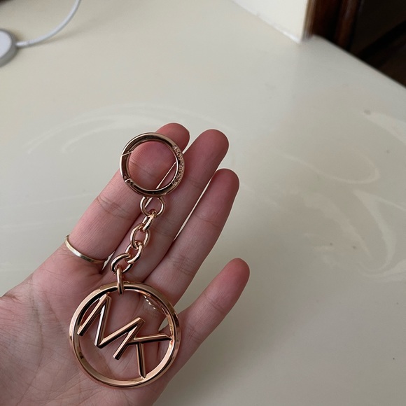 Michael Kors rose gold bag charm - Picture 2 of 2